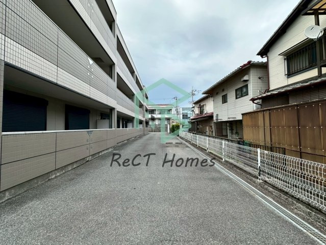 サンヒルズ西今宿の駐車場