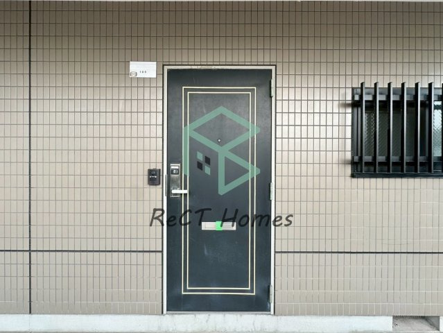 サンヒルズ西今宿の玄関