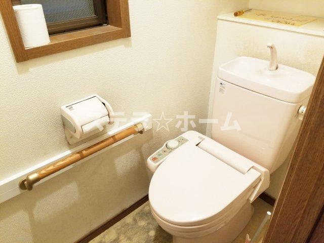 鶴見区横堤4中古戸建のトイレ|コンパクトで使いやすいトイレです
