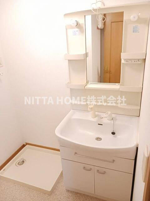 ミップルハウスＢの洗面所|女性の方に人気の独立洗面化粧を台完備♪