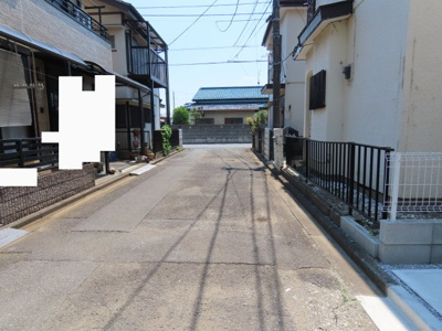 【前面道路含む現地写真】 | 坂戸市関間未入居戸建
