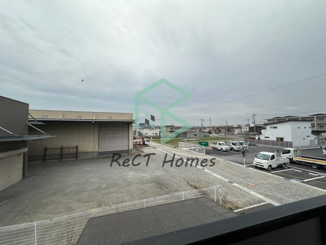 ウィンディア玉手の駐車場