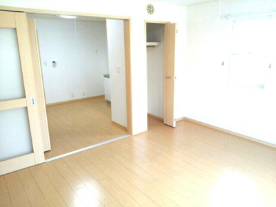 【内装】 | ソレイユ | 明るい室内です