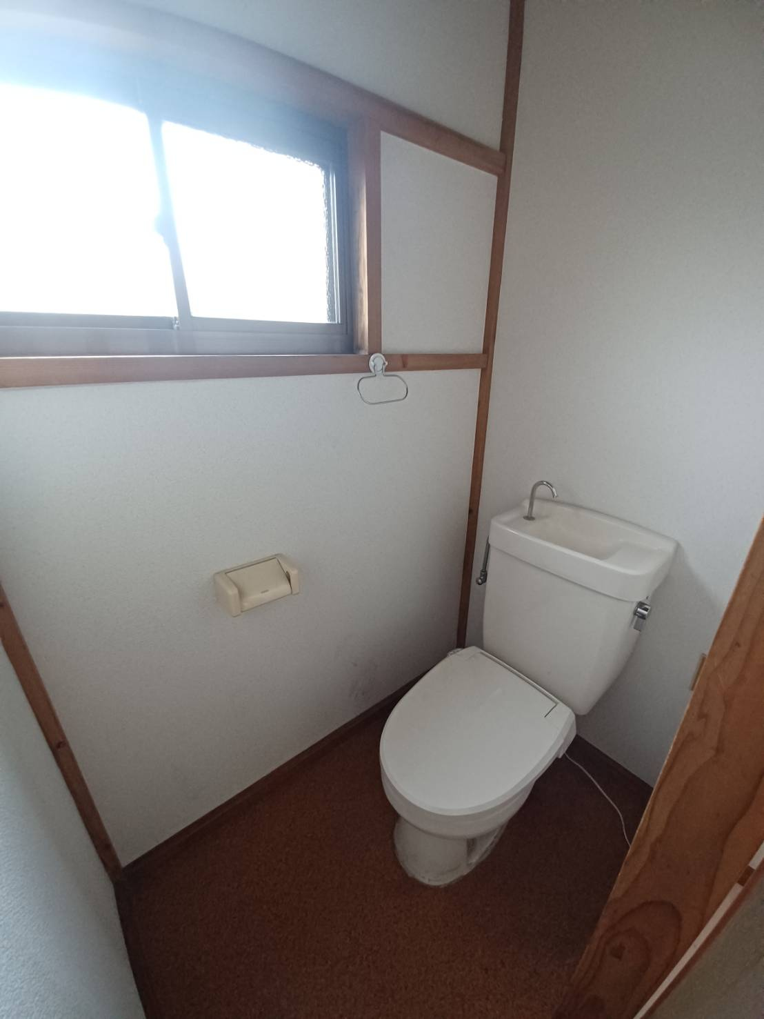 金成　善行戸建のトイレ