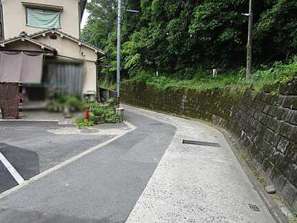東区中山中町の前面道路含む現地写真