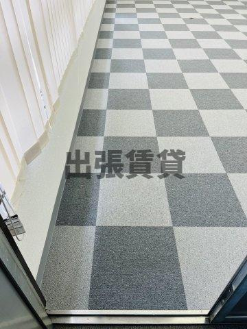 事務所！！チケン錦ビルの玄関