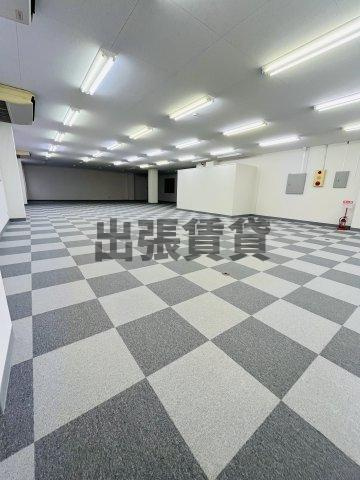 事務所！！チケン錦ビルの内装