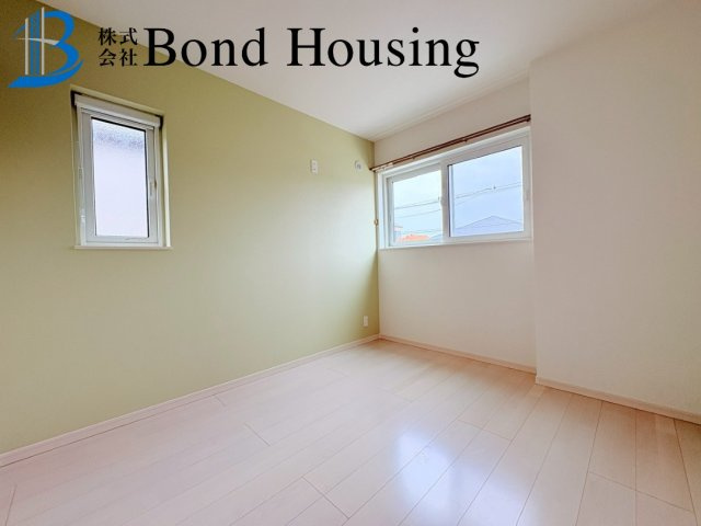 家事導線良好の築浅良質戸建　有瀬　築６年の洋室