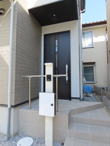 坂戸市千代田新築戸建の玄関