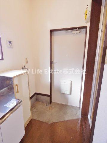 コーポカンノの玄関