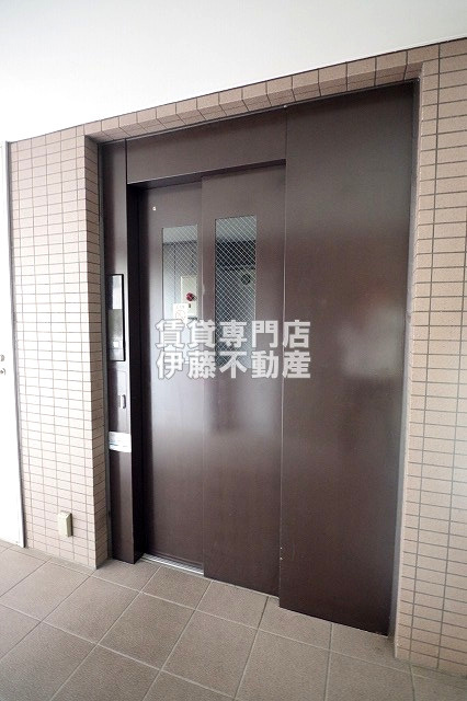 パルテンツァのロビー|エレベーター