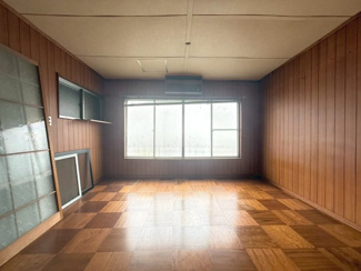 【洋室】 | 右京区太秦堀池町 | 約6帖の洋室、バルコニー付★リフォームをお楽しみいただけます♪