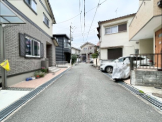 【前面道路含む現地写真】