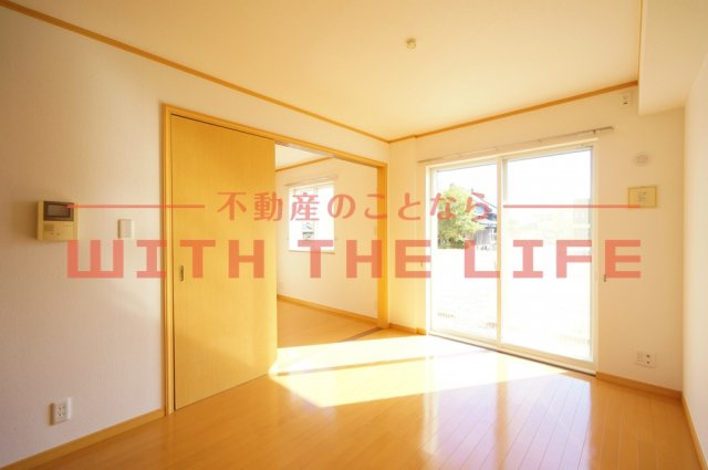 ティファニー【キャッシュバック対象物件】の内装|明るい室内です