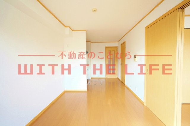 ティファニー【キャッシュバック対象物件】の居間・リビング|こちらのリビングで趣味の時間をお楽しみください