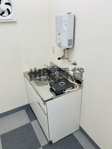 事務所！！チケン錦ビルのキッチン