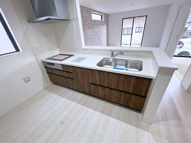 新築戸建・建売　町庭坂字一本杉　GRAFARE　全4棟のキッチン