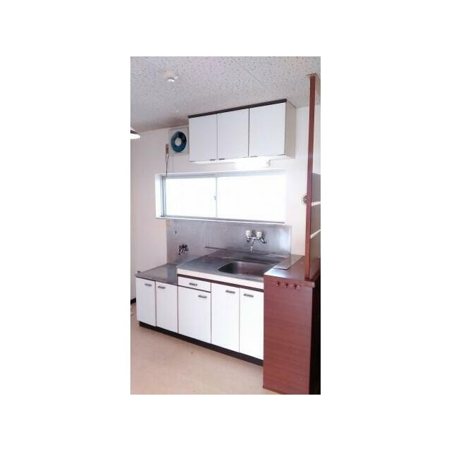 東京都あきる野市　一棟アパートのキッチン