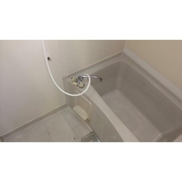 東京都あきる野市　一棟アパートの浴室