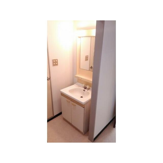 東京都あきる野市　一棟アパートの独立洗面台