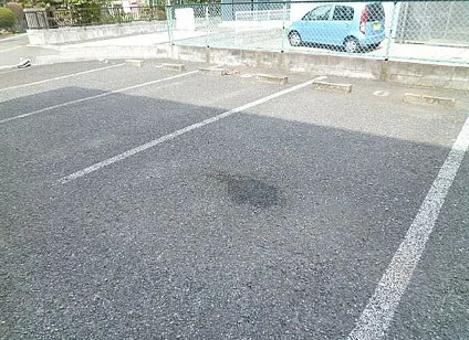 東京都あきる野市　一棟アパートの駐車場