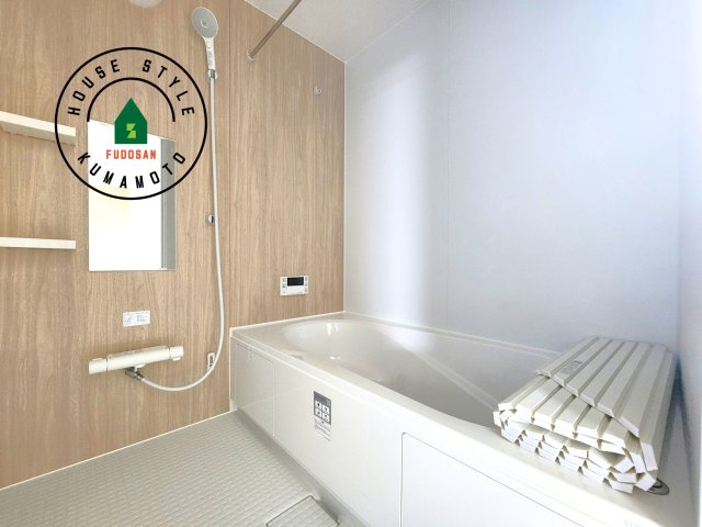 菊池郡大津町大字室第12-2棟（11号棟）　の浴室|1日の疲れを癒してくれる広々バスルーム。雨の日のお洗濯にも大活躍な浴室乾燥機付です！