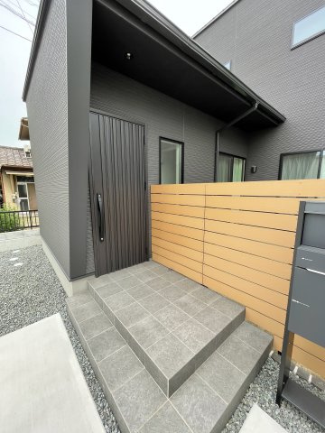 福山市新涯町一丁目　１号地の玄関
