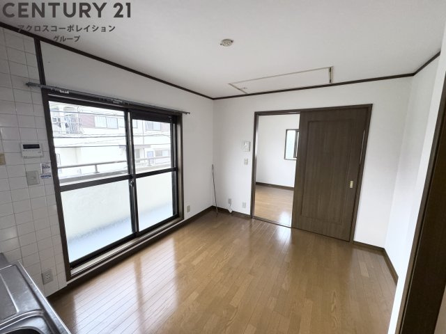 床色が落ち着いた色合いです