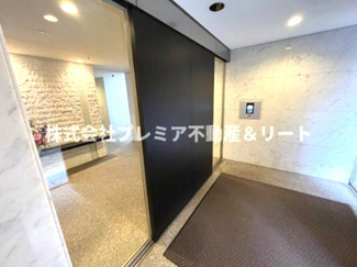 【エントランス】 | ゆとりのあるエントランスです