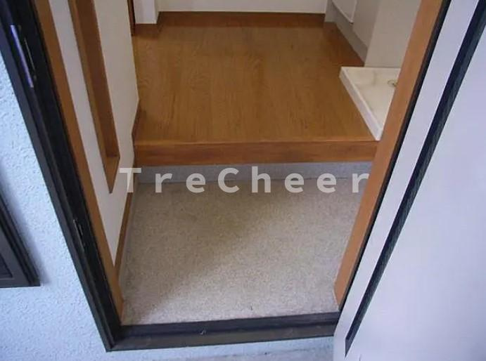 アールハイツの玄関