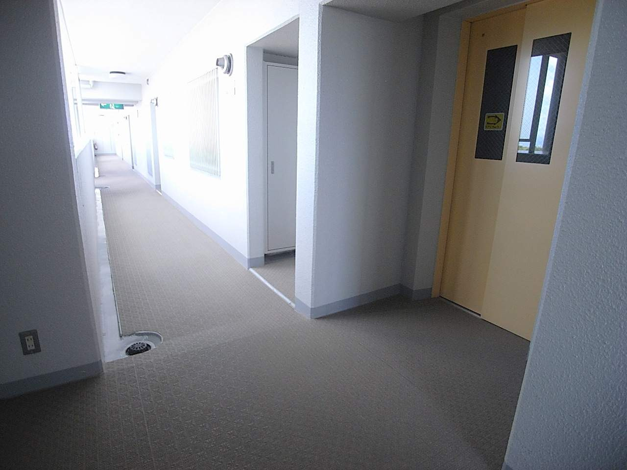 グランドハイツ城山のロビー