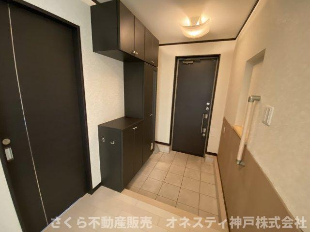 神戸市西区井吹台東町５丁目戸建の玄関|シューズボックス付きの玄関は、収納スペースに困りません！
