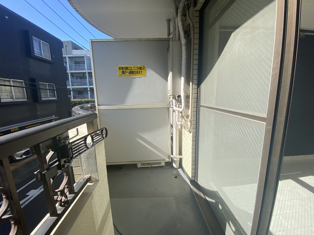 トップルーム新宿公園第2のバルコニー|暖かな日差しのふりそそぐバルコニー