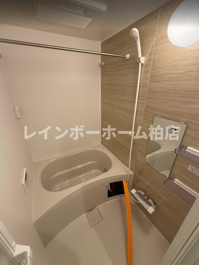 担当エリアのルームアドバイザーが直接対応いたしますの浴室|落ち着いた空間のお風呂です