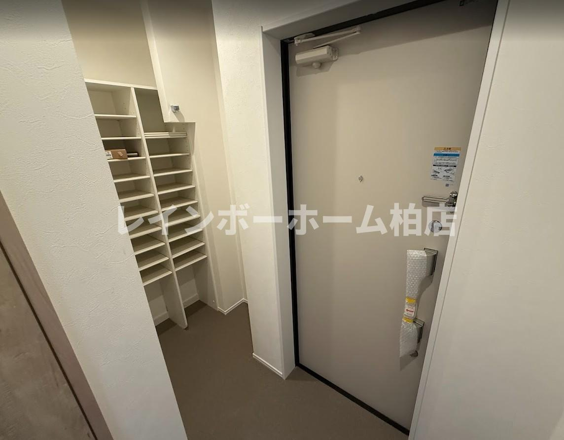 特典：仲介手数料が無料です!!の玄関|シンプルで使いやすい玄関です