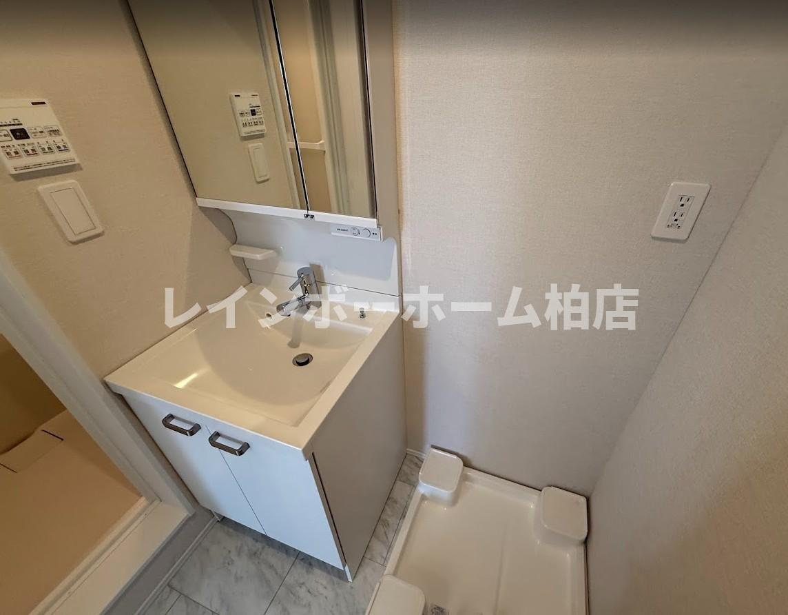 特典：仲介手数料が無料です!!の洗面所|広い洗面スペース