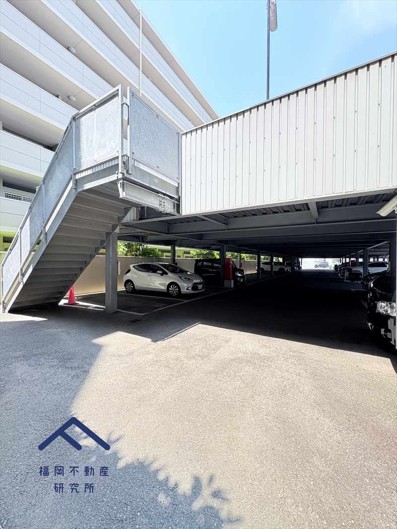 アンピール空港駅前の駐車場