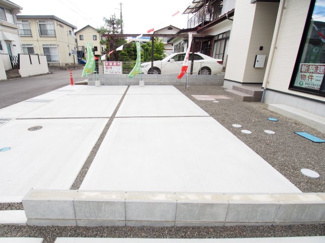 【駐車場】