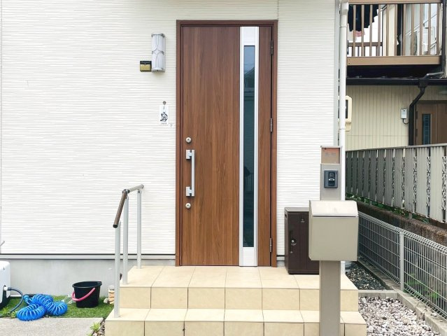 中古戸建　岐阜市旦島中町2丁目　平成27年築の玄関