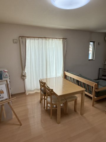 中古戸建　岐阜市旦島中町2丁目　平成27年築の居間・リビング