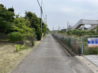 【前面道路含む現地写真】