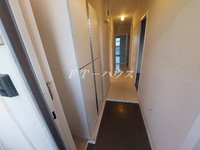 スカイハイツ窪田の玄関