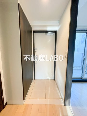 エステムコート難波WEST-SIDEⅡベイフレックスの玄関