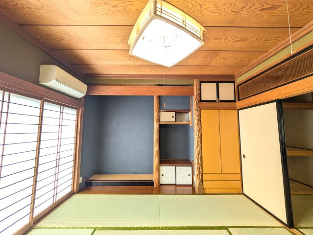 大堂ビルの和室