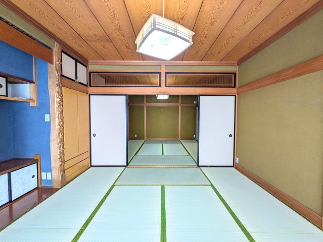 大堂ビルの和室