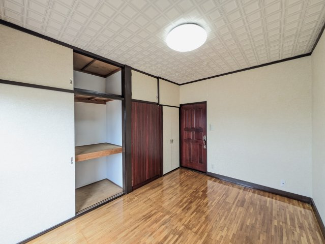 大堂ビルの洋室