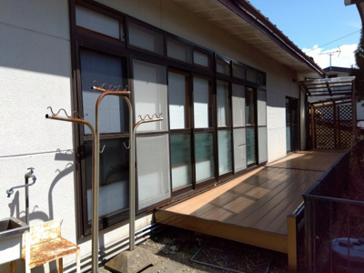 【バルコニー】 | 川岸中１丁目貸家 | 1階デッキ