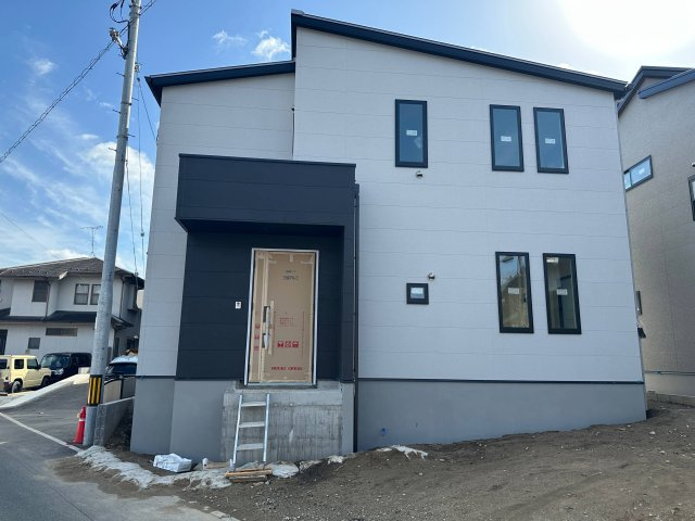 安佐南区伴東8丁目 No.2の洗面所|洗濯・脱衣所☆
独立した脱衣所で使いやすさ◎
洗濯機から出してそのまま干せるステンレスアーム付きです！