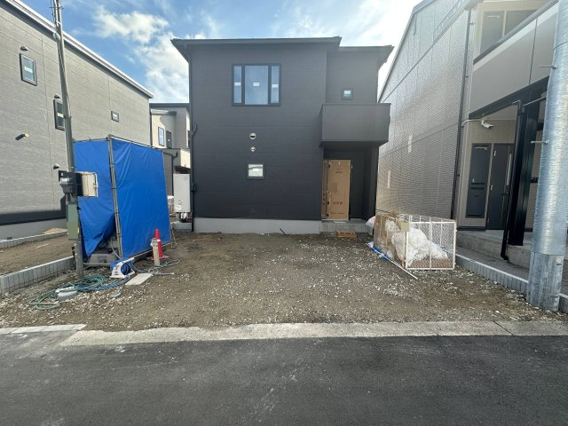 安佐南区伴東8丁目 No.2の収納|大容量の姿見付きシューズボックス☆