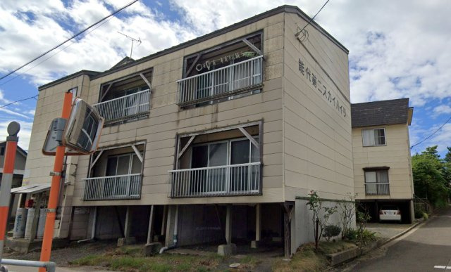 秋田県能代市南元町一棟アパート+戸建ての外観